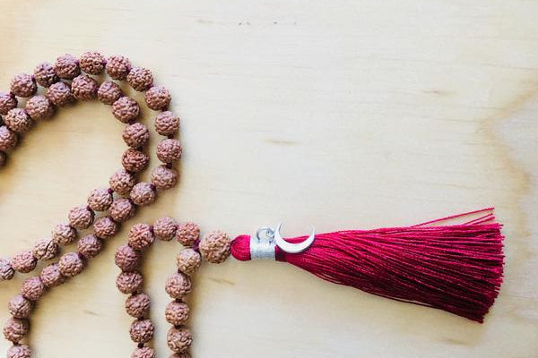 
          
            What are the Benefits of wearing Rudraksha
          
        