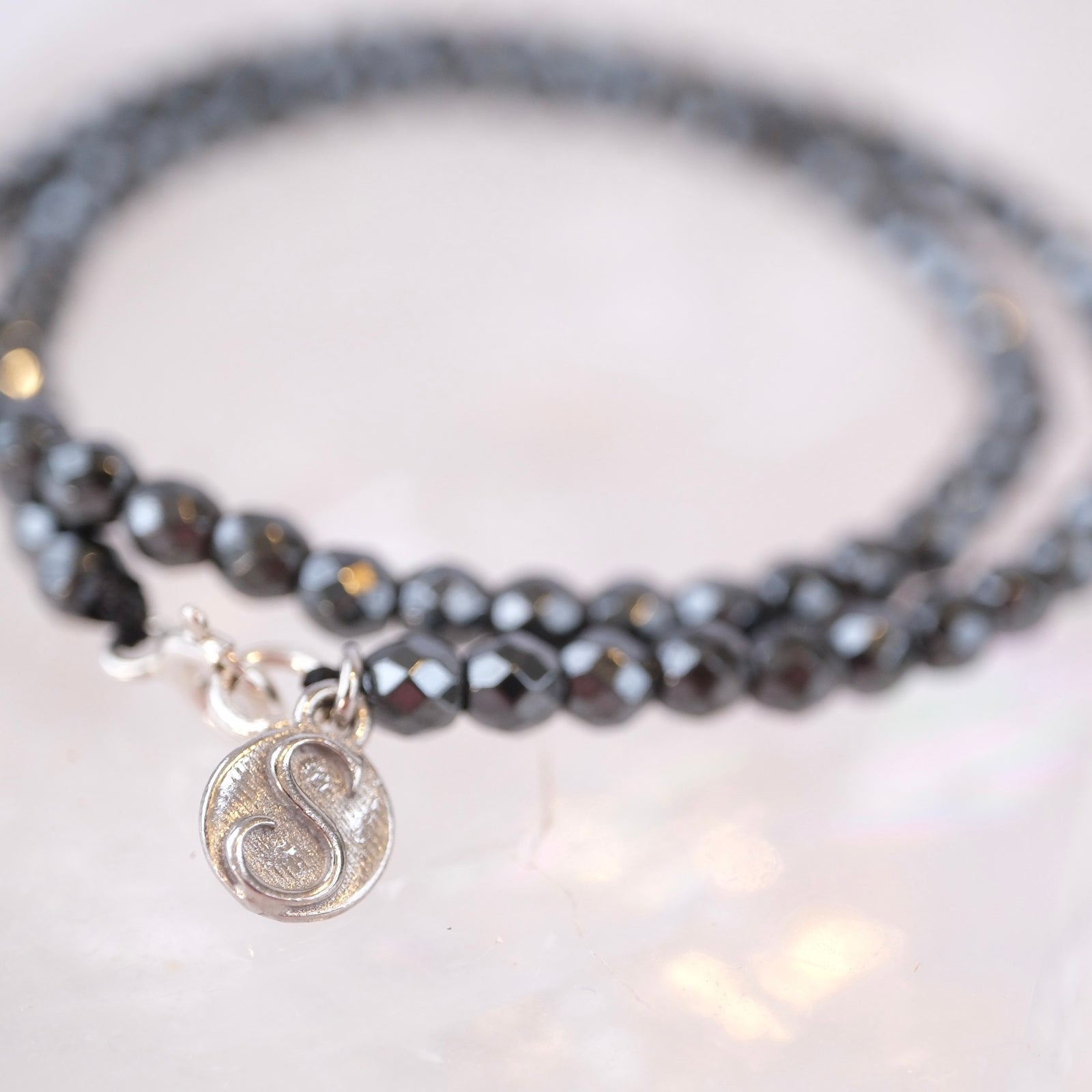 BUDDHI Intelligent | Hematite double wrap bracelet