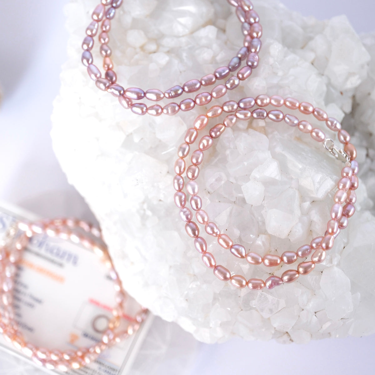 Lustrous pearl bracelet in tender pink and lilac tones