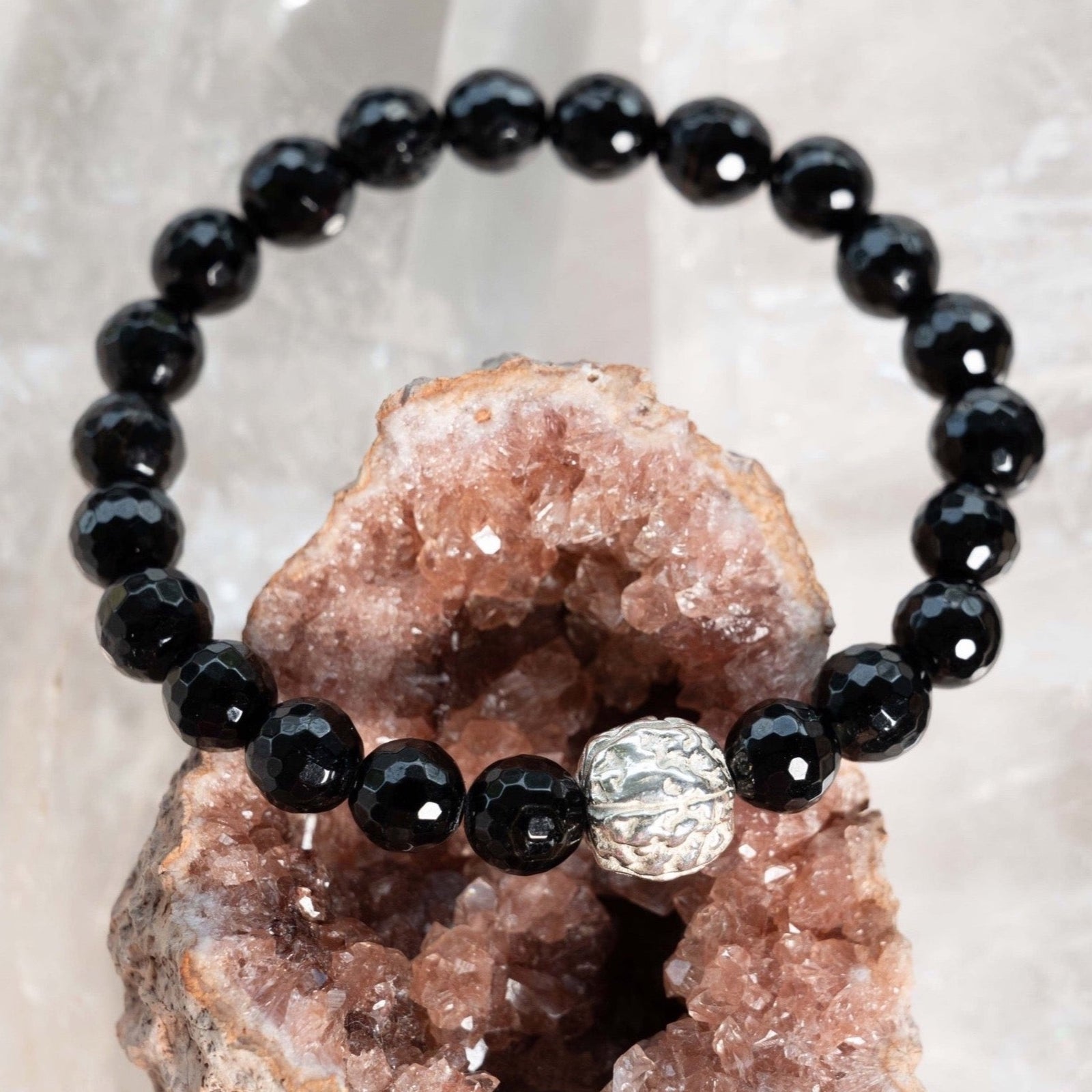 Men's Rudraksha & Black Onyx Power Bracelet - Yoga bracelet, Mala brac –  OmOm Gemstone Jewelry